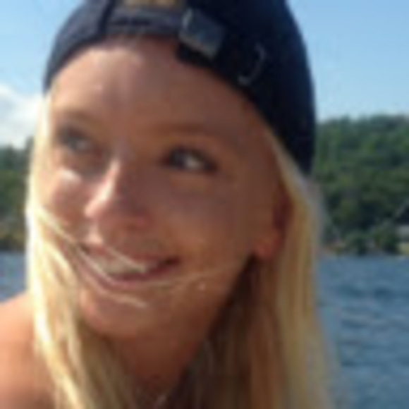 Meet your Posher, Kaitlin - Picture 1 of 1